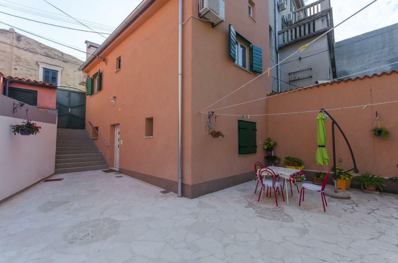 House Poets Street In Old Sibenik Villa Exterior foto